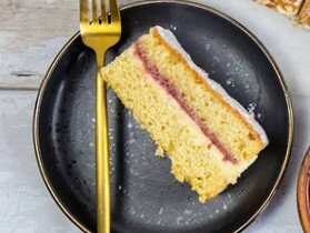 Victoria Sponge Cake (2 Slices)